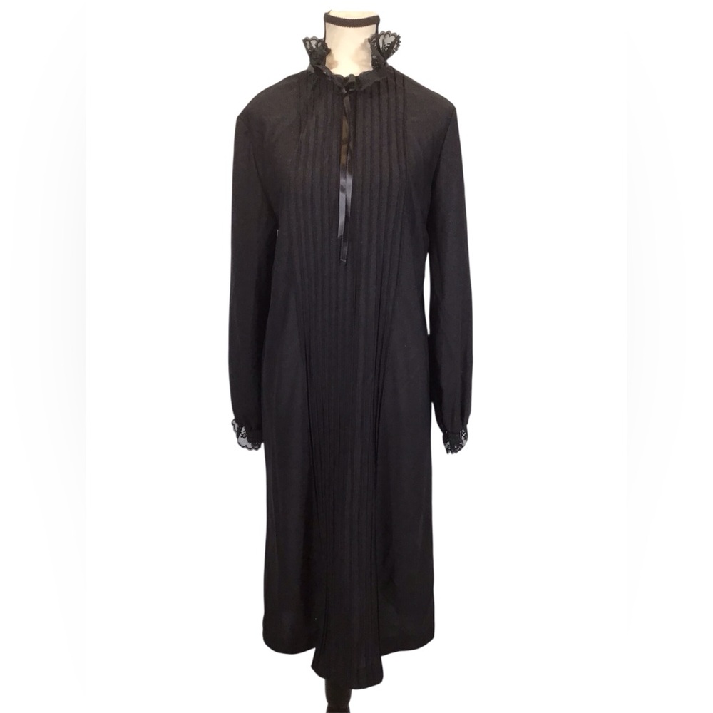 Vintage 70s Pintuck Ruffle Dress Size L Long Sleeve Midi Black Lace Collar Goth
